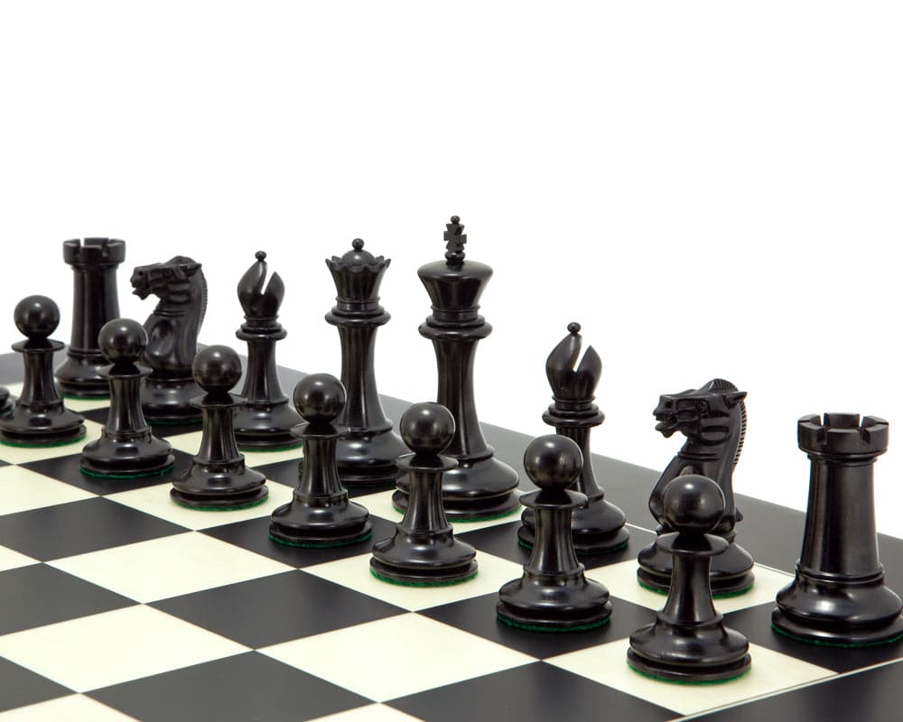 Juego de ajedrez de lujo de estilo antiguo inglés Elite en ébano y negro (Hover Image)