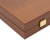 El Juego de Backgammon Manopoulos Club Compact en Nogal Negro y Roble con Cubiletes de Backgammon de Vinilo de Lujo