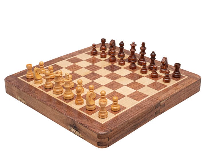 10 inch magnetic folding chess set with Staunton-style wooden pieces on a wooden board with chessmen닥 ready for play