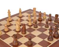Juego de ajedrez de caoba Sheesham con caballero francés