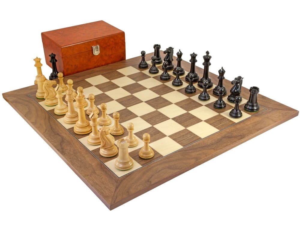 Gran juego de ajedrez de ébano y nogal del Partenón