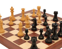 Juego de ajedrez del Campeonato Mundial de Ajedrez, reloj y estuche de madera