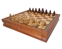 Juego de ajedrez de lujo Regency Chess Isla de Lewis con armario con marco de caoba