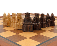 Juego de ajedrez de lujo Regency Chess Isla de Lewis con armario con marco de caoba