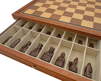 Juego de ajedrez de lujo Regency Chess Isla de Lewis con armario con marco de caoba